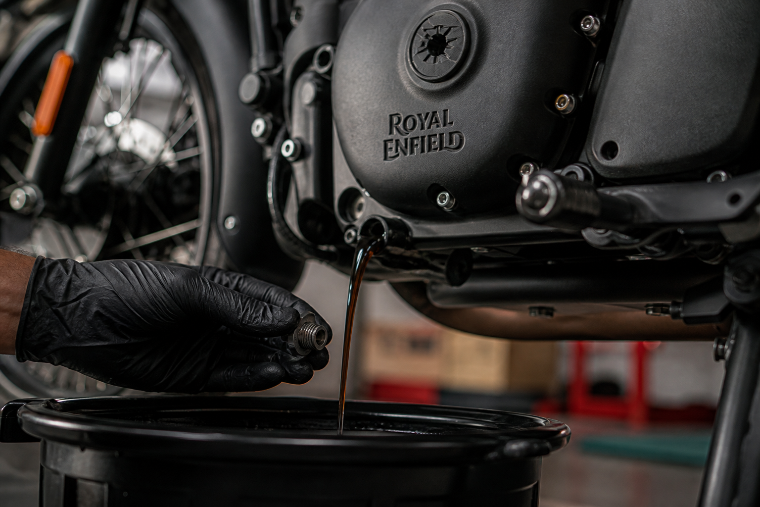 Jak často měnit olej u Royal Enfield a proč na tom záleží